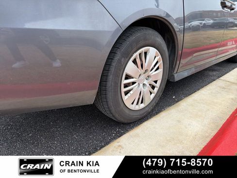 Used 2016 Honda Odyssey LX image 8