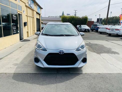 Used 2015 Toyota Prius C One FWD image 6