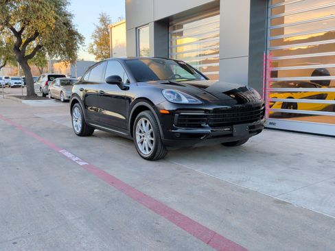 Used 2021 Porsche Cayenne Coupe image 2