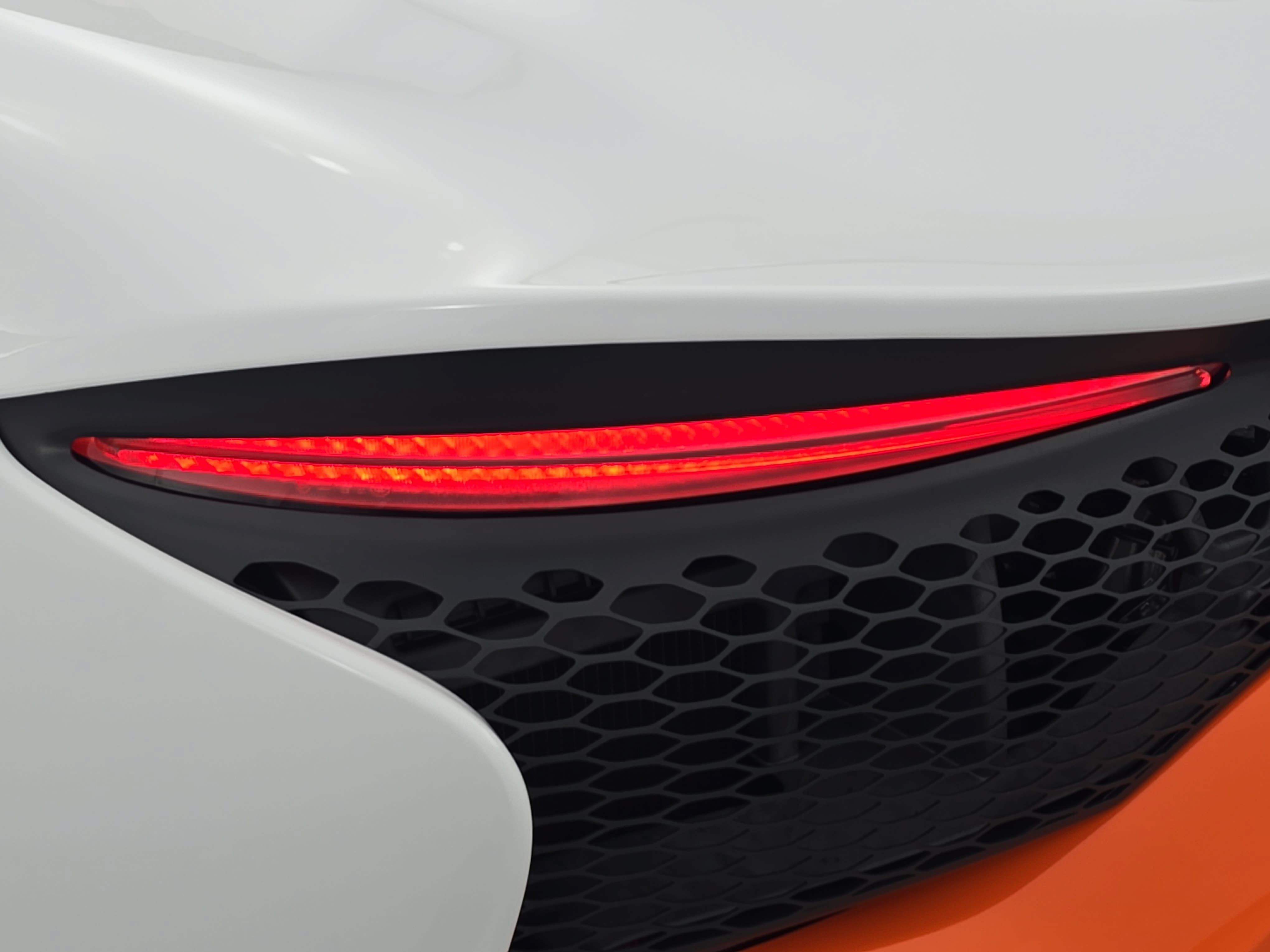 Used 2023 McLaren Artura RWD image 27