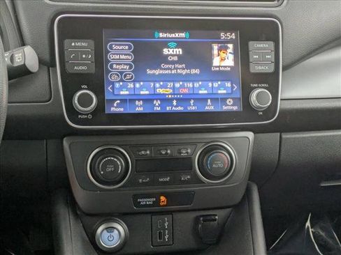 Used 2022 Nissan Leaf S image 14