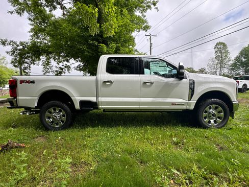New 2025 Ford F250 Lariat w/ Lariat Ultimate Package image 2