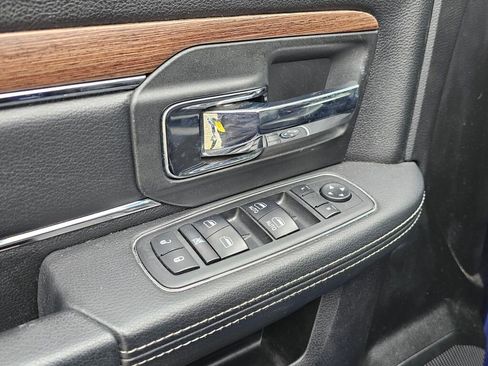 Used 2018 RAM 1500 Laramie w/ Convenience Group AWD/4WD image 28