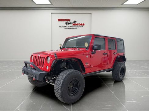 Used 2014 Jeep Wrangler Unlimited Sahara w/ Max Tow Package AWD/4WD image 1