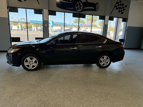 Used 2018 Nissan Altima 2.5 S w/ S Convenience Package FWD image 4