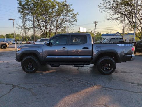 Used 2023 Toyota Tacoma TRD Off-Road AWD/4WD image 2