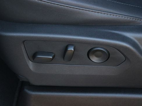 Used 2025 Chevrolet Tahoe Z71 image 17