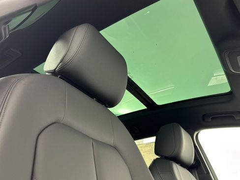 New 2025 Audi Q3 2.0T Premium image 16