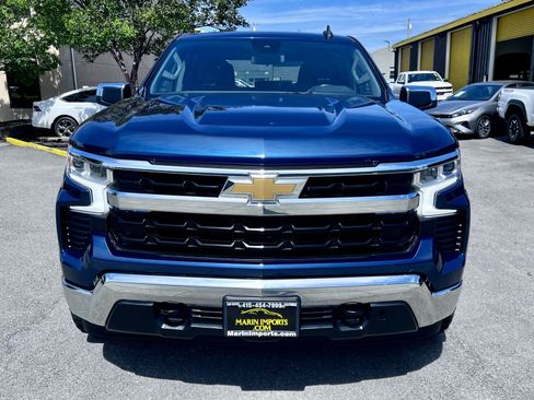 Used 2022 Chevrolet Silverado 1500 LT AWD/4WD image 3