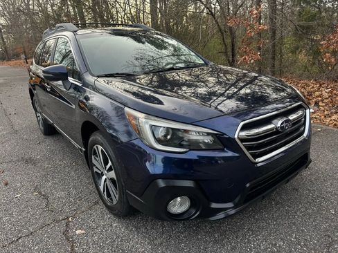 Used 2018 Subaru Outback 2.5i Limited AWD/4WD image 2