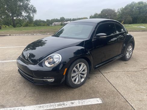 Used 2013 Volkswagen Beetle TDI image 1