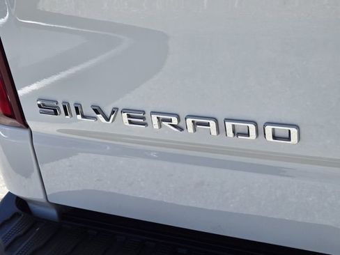 Used 2020 Chevrolet Silverado 1500 LTZ w/ LTZ Premium Package AWD/4WD image 19