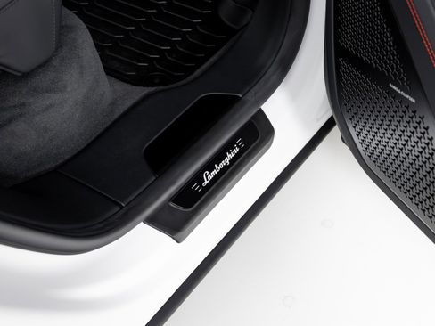 Used 2024 Lamborghini Urus S image 42