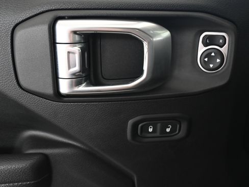 Used 2022 Jeep Wrangler Unlimited Willys image 14