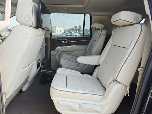Used 2024 GMC Yukon XL Denali w/ Advanced Technology Package AWD/4WD image 10