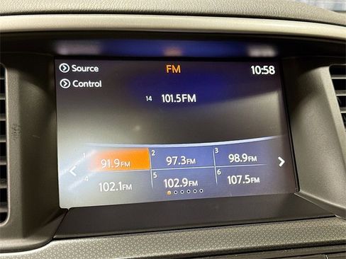 Used 2020 Nissan Pathfinder SL image 17