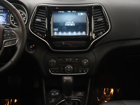 Used 2020 Jeep Cherokee Limited w/ Trailer Tow Group image 16