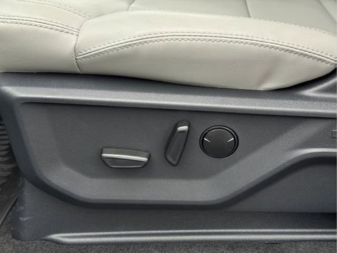 New 2026 Ford Expedition Active AWD/4WD image 12