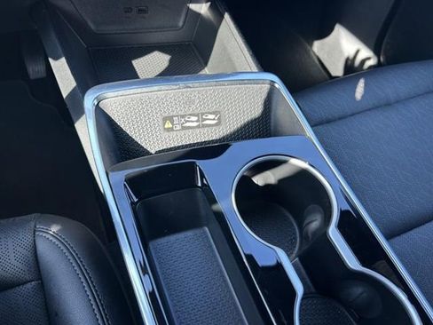 Used 2025 Chevrolet Equinox LT w/ Convenience Package II image 18