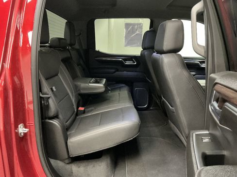 Used 2023 GMC Sierra 1500 SLT w/ SLT Convenience Package AWD/4WD image 34