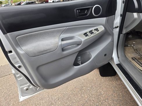 Used 2009 Toyota Tacoma PreRunner RWD image 15