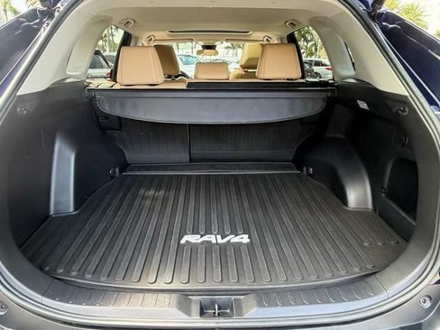 Used 2020 Toyota RAV4 XLE Premium FWD image 16