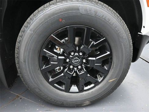 New 2026 Nissan Frontier SV image 32