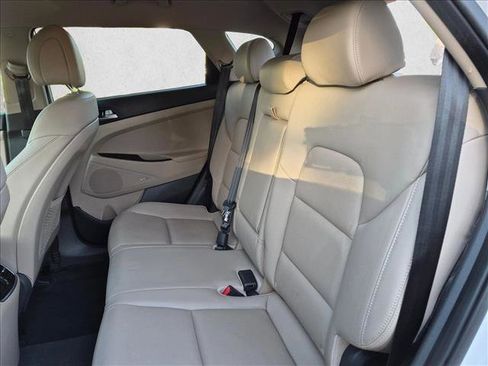 Used 2018 Hyundai Tucson Limited FWD image 17