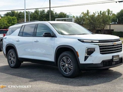New 2026 Chevrolet Traverse LT w/ Enhanced Driving Package FWD image 2