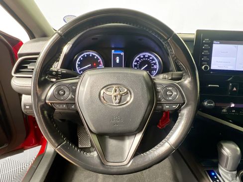 Used 2021 Toyota Camry SE image 17