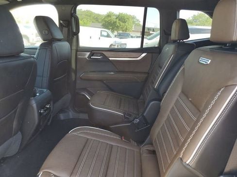New 2026 GMC Acadia Denali Ultimate FWD image 11