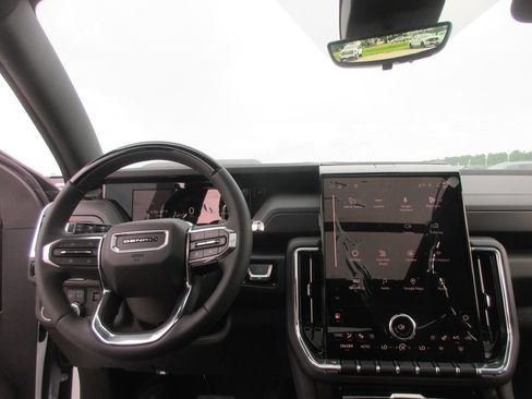 New 2026 GMC Yukon Denali w/ Denali Reserve Package AWD/4WD image 16