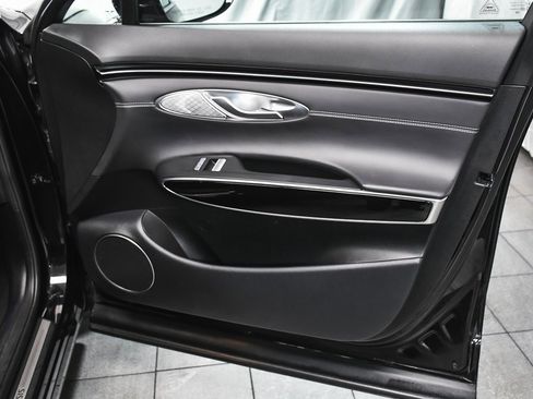 Used 2025 Genesis GV70 2.5T image 13