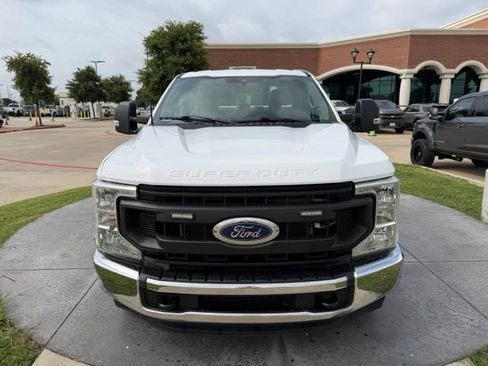 Used 2022 Ford F250 XL w/ Power Equipment Group RWD image 2