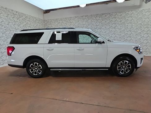 Used 2023 Ford Expedition Max XLT image 6