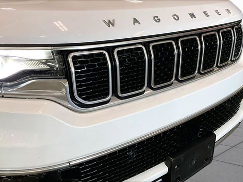 Used 2022 Jeep Wagoneer Series III w/ Premium Group I AWD/4WD image 28