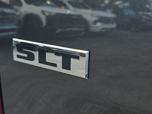 Used 2024 RAM 1500 Classic SLT AWD/4WD image 10