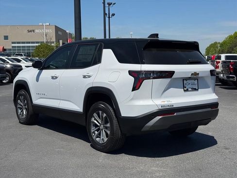 New 2026 Chevrolet Equinox LT FWD image 5
