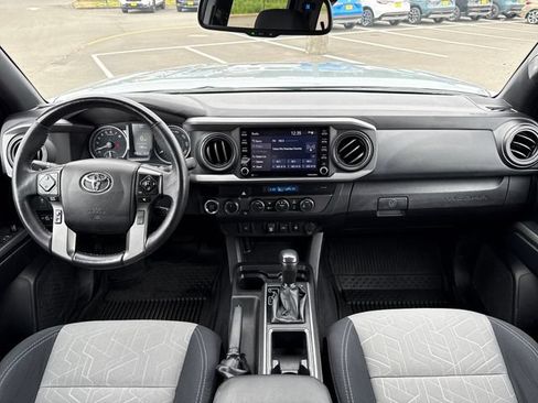 Used 2021 Toyota Tacoma TRD Off-Road AWD/4WD image 13