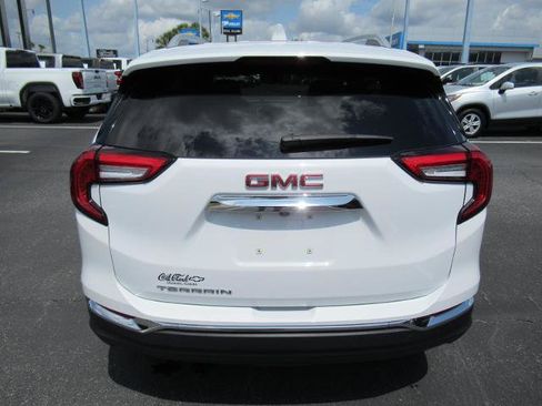 Certified 2024 GMC Terrain SLT FWD image 7