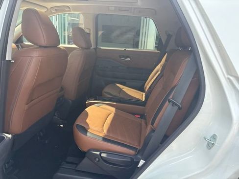 Used 2023 Nissan Pathfinder Platinum AWD/4WD image 27