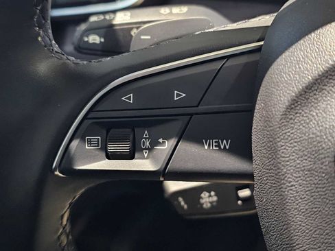 Used 2022 Audi Q5 e Premium Plus w/ Premium Plus Package image 27