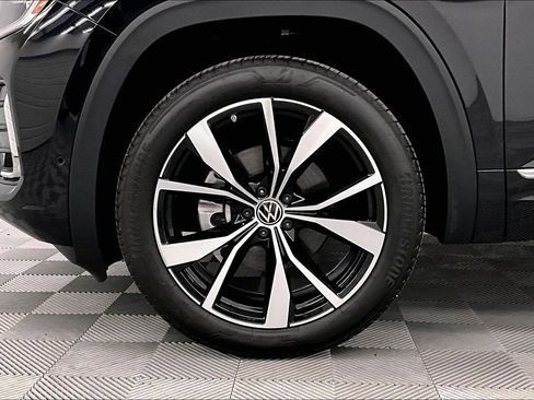 Used 2025 Volkswagen Atlas SEL Premium R-Line AWD/4WD image 10