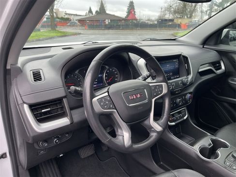 Used 2022 GMC Terrain SLT image 10
