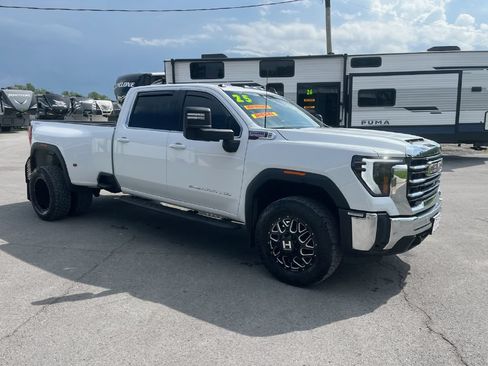 Used 2025 GMC Sierra 3500 SLE w/ Preferred Package AWD/4WD image 16