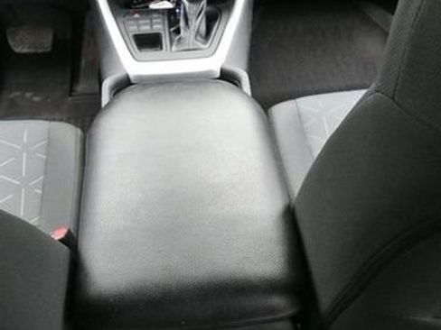 Used 2020 Toyota RAV4 XLE image 25