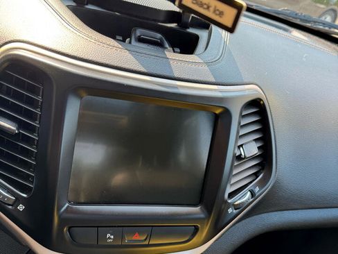 Used 2018 Jeep Cherokee Limited w/ High Altitude Package image 11