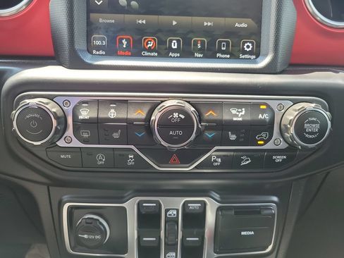 Used 2019 Jeep Wrangler Unlimited Rubicon AWD/4WD image 21