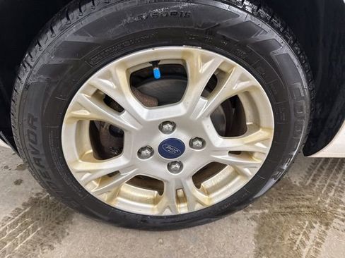 Used 2016 Ford Fiesta SE image 9