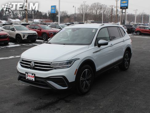 Used 2024 Volkswagen Tiguan Wolfsburg Edition image 8